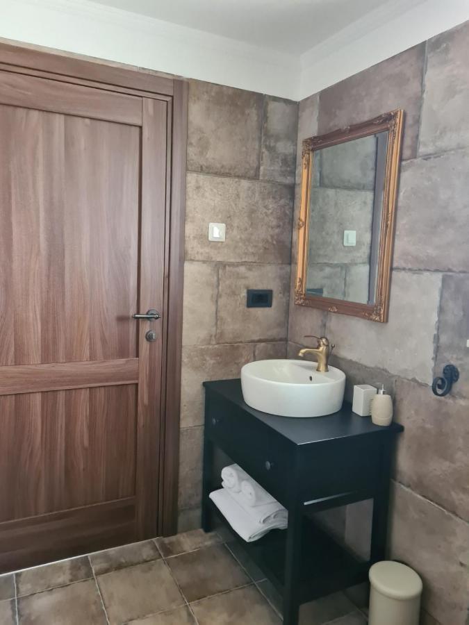 Villa Lulu Kamena Villa S Maslinikom Otok Krk Dobrinj Selo Gostinjac Krk Town Εξωτερικό φωτογραφία