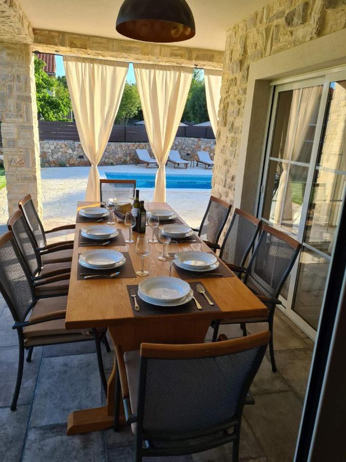 Villa Lulu Kamena Villa S Maslinikom Otok Krk Dobrinj Selo Gostinjac Krk Town Εξωτερικό φωτογραφία