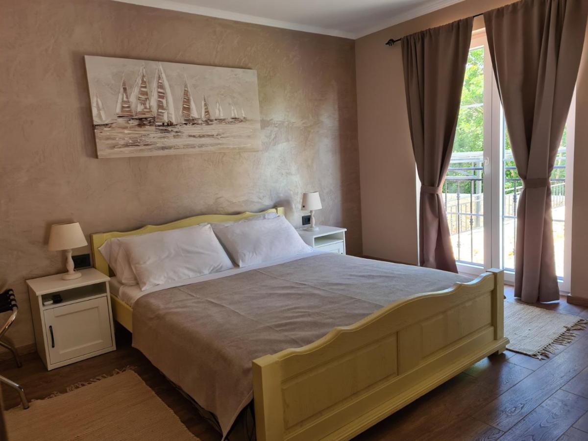 Villa Lulu Kamena Villa S Maslinikom Otok Krk Dobrinj Selo Gostinjac Krk Town Εξωτερικό φωτογραφία