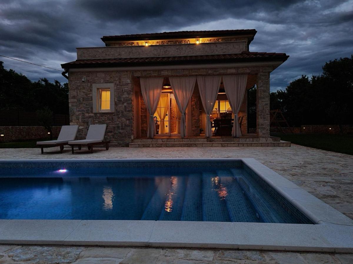 Villa Lulu Kamena Villa S Maslinikom Otok Krk Dobrinj Selo Gostinjac Krk Town Εξωτερικό φωτογραφία