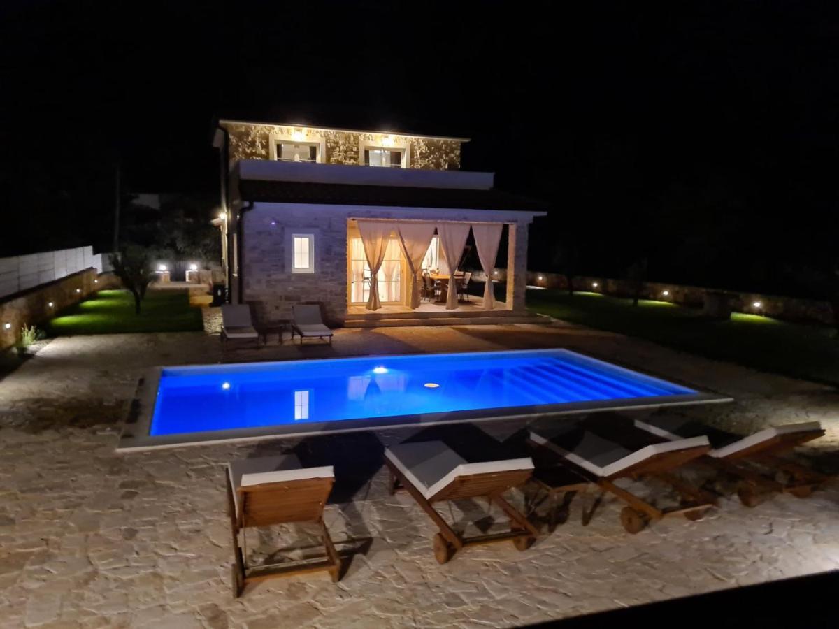 Villa Lulu Kamena Villa S Maslinikom Otok Krk Dobrinj Selo Gostinjac Krk Town Εξωτερικό φωτογραφία